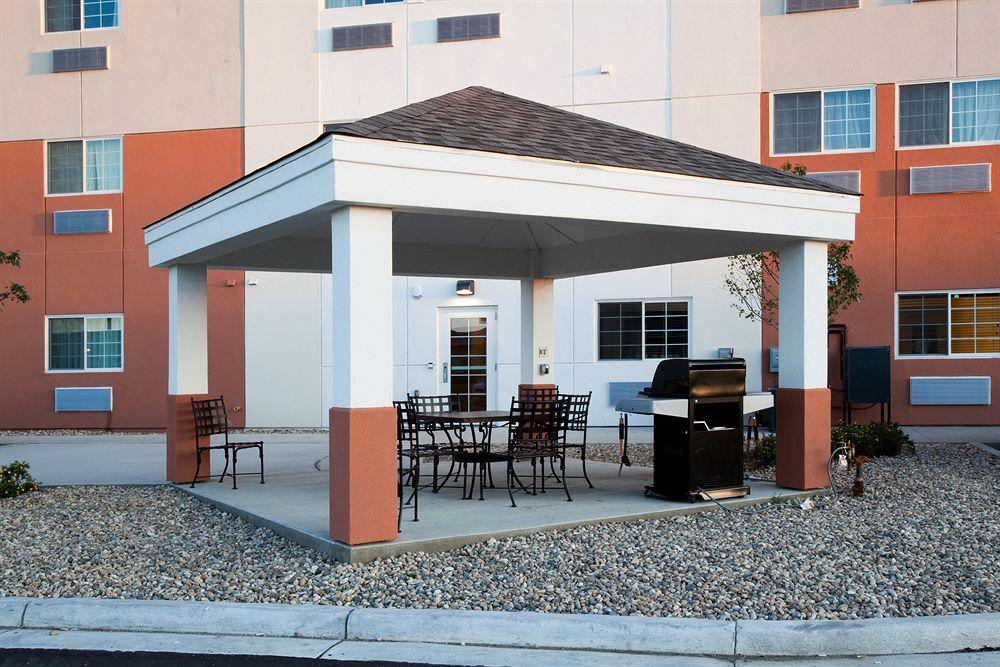 Candlewood Suites Minot By Ihg Buitenkant foto