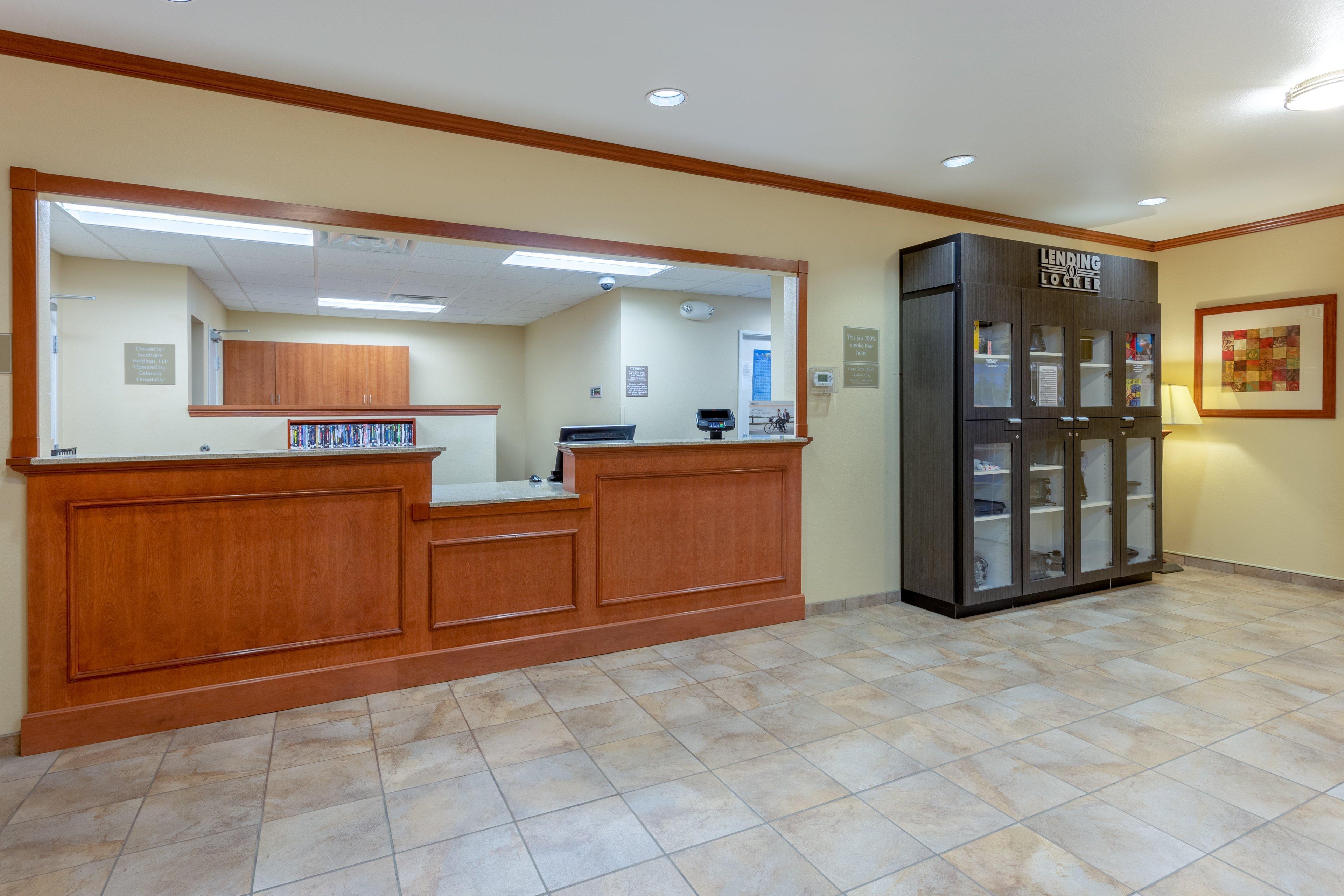 Candlewood Suites Minot By Ihg Buitenkant foto