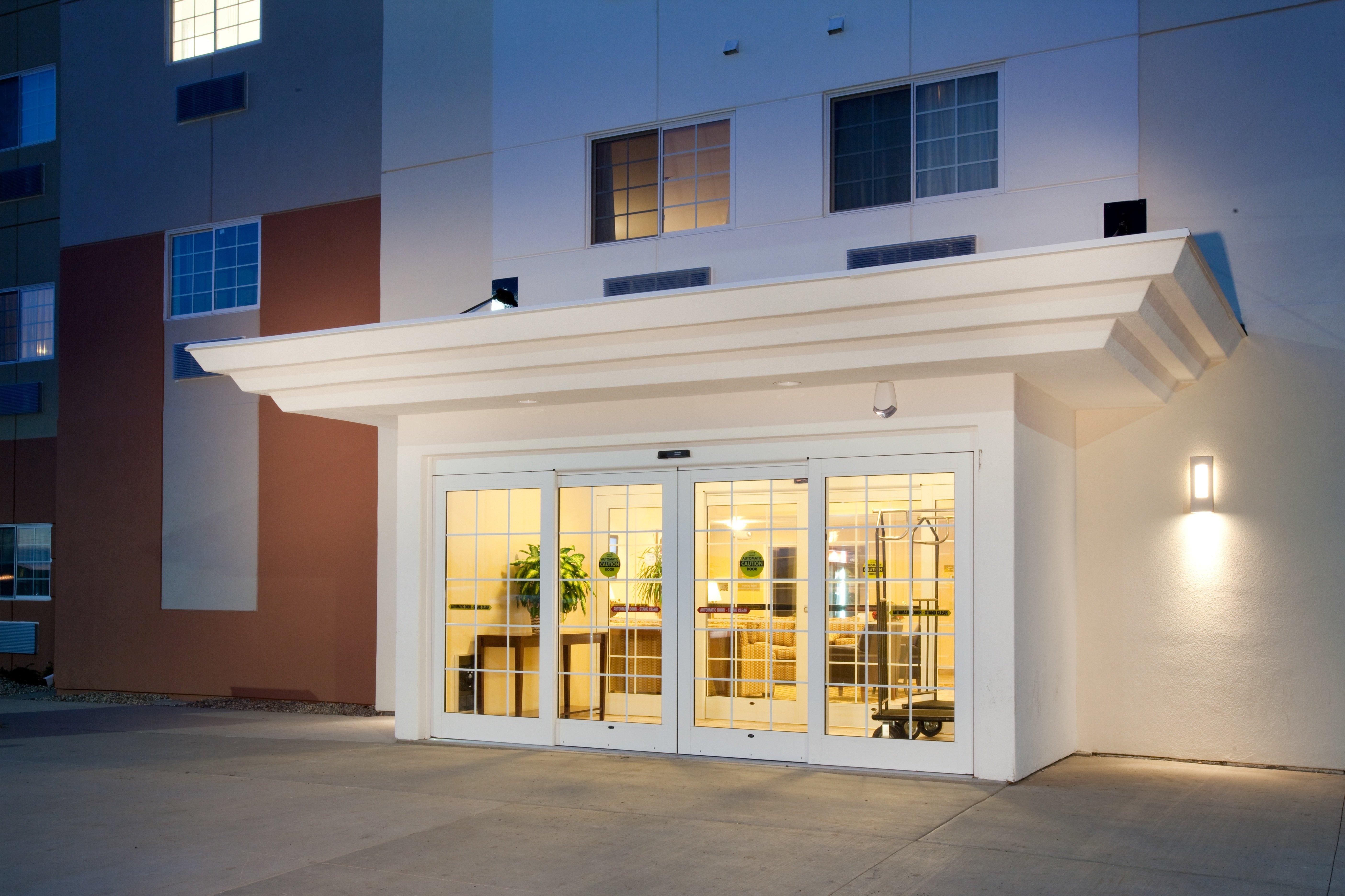 Candlewood Suites Minot By Ihg Buitenkant foto