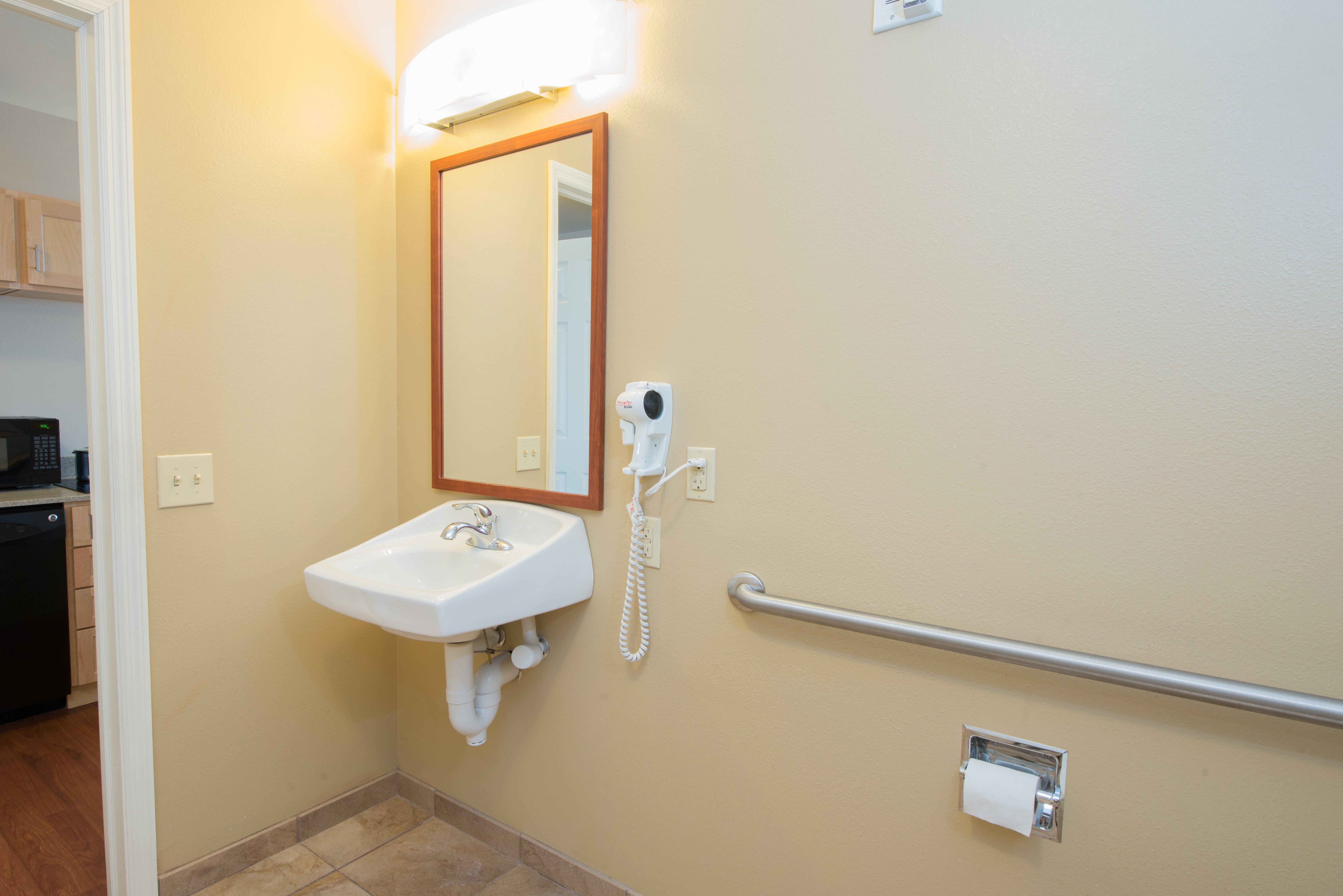 Candlewood Suites Minot By Ihg Buitenkant foto